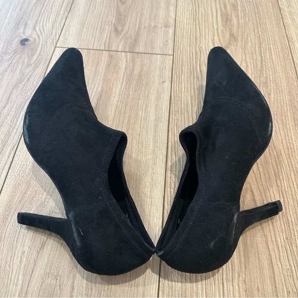 Tahari TA Zest Black Suede Heeled Shoes - Picture 7 of 11